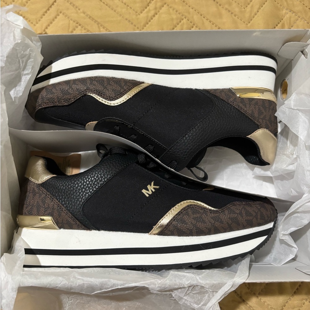 Michael Kors Women's Raina Trainers in Black and Gold